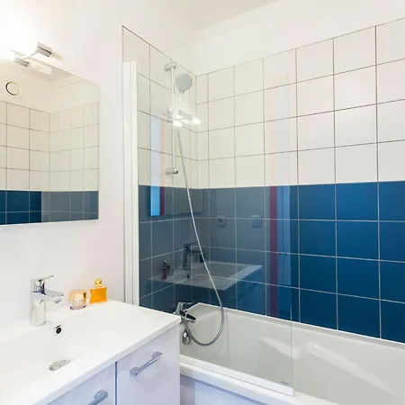 Renove Aux Pieds Avec Balcon - Fr-1-346-396 Lägenhet *