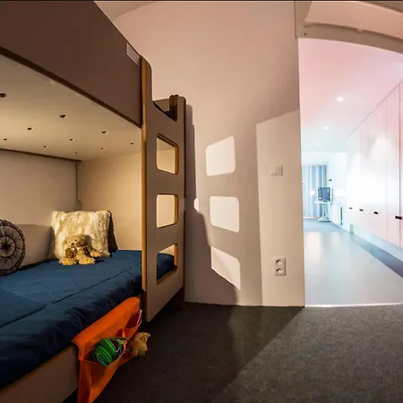 Lägenhet Renove Aux Pieds Avec Balcon - Fr-1-346-396 *